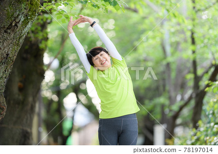 Senior women stretch growth fresh green 78197014