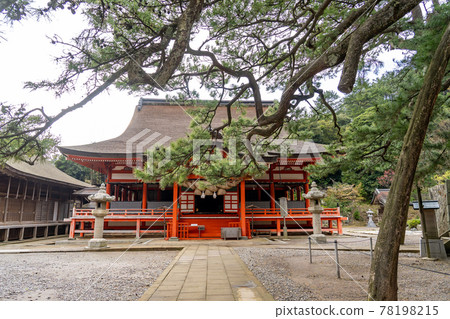 Hinomisaki Shrine, where the vermilion shrine is like Ryugu Castle in Izumo City, Shimane Prefecture 78198215