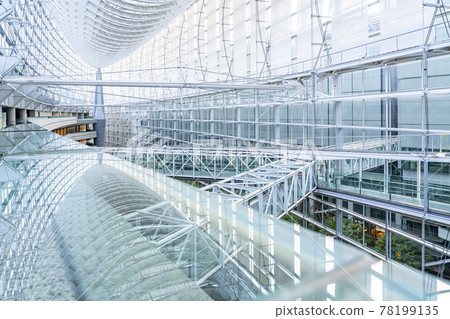 [東京]以美麗的建築聞名的東京國際論壇的內部視圖 78199135