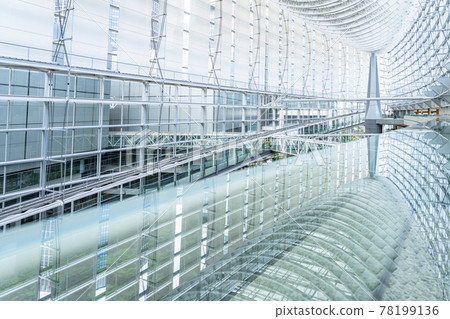 [東京]以美麗的建築聞名的東京國際論壇的內部視圖 78199136