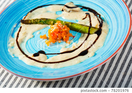 Delicious sauce with asparagus and carrot Delicious sauce with asparagus and carrot 78201976