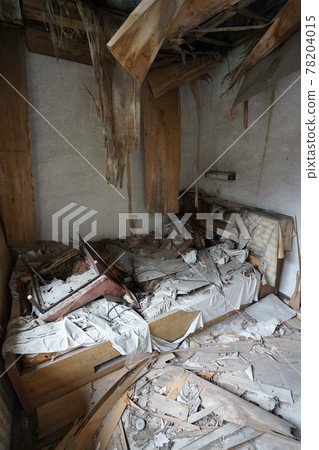 Ruins motel Hokuriku Ishikawa prefecture Kaga city abandoned motel abandoned love hotel Ruins motel Hokuriku Ishikawa prefecture Kaga city abandoned motel abandoned love hotel 78204015