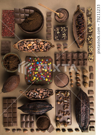 Aromatic cocoa and chocolate on natural paper background 78211233