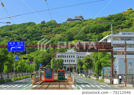[愛媛縣] 伊予鐵電車和松山城 78212046
