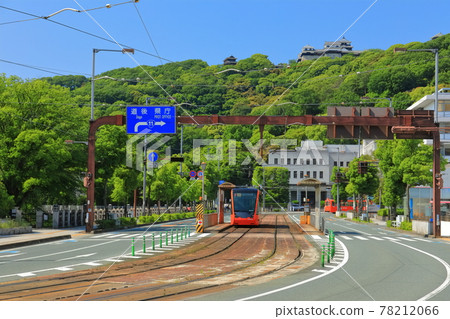 [愛媛縣] 伊予鐵電車和松山城 78212066