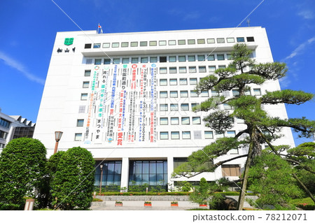 [愛媛縣] 天氣晴朗的松山市政府本廳 78212071