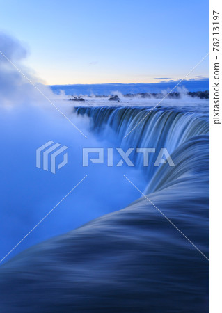 Canada_Niagara Falls at Dawn Canada_Niagara Falls at Dawn 78213197