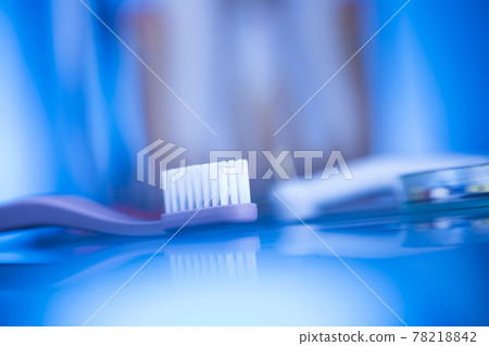 Close-up Dental Instruments Close-up Dental Instruments 78218842