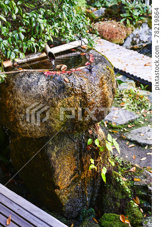 秋色的魚山大原寺，築拜寺院 78219864
