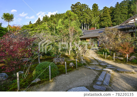 Uoyama Oharaji Temple in autumn colors, Jikkoin Temple, former Rigakuin Garden Uoyama Oharaji Temple in autumn colors, Jikkoin Temple, former Rigakuin Garden 78220135