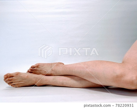 Women's feet 78220931