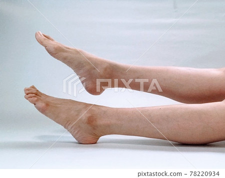 Women's feet Women's feet 78220934