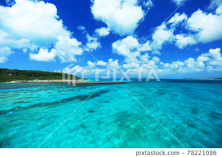 Okinawa Miyakojima Sea with outstanding transparency 78221086