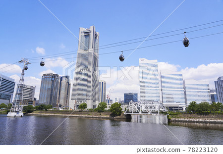 Yokohama Air Cabin, an urban circulation ropeway that opened in the Minatomirai area 78223120