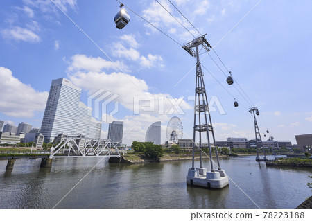 Yokohama Air Cabin, an urban circulation ropeway that opened in the Minatomirai area 78223188
