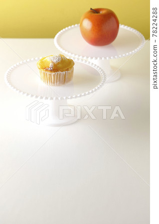 蛋糕架和蘋果鬆餅 78224288