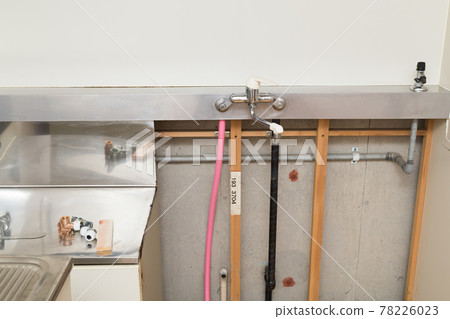 Kitchen renovation 78226023