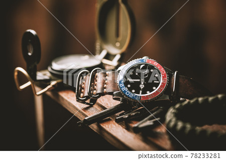 men wristwatch with leather strap men wristwatch with leather strap 78233281