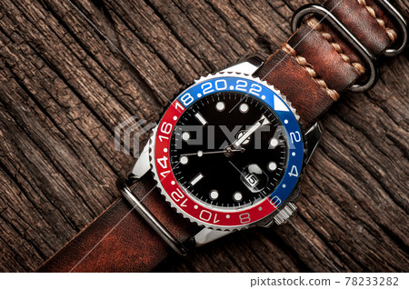 men wristwatch with leather strap men wristwatch with leather strap 78233282