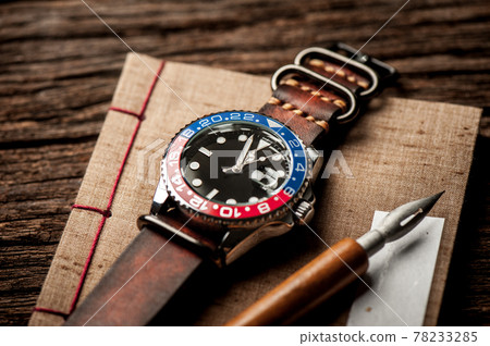 men wristwatch with leather strap men wristwatch with leather strap 78233285