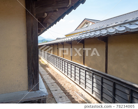 Beautiful scenery of Obuse, the ancient capital of early summer, quaint Jinya alley with clay walls 78234005