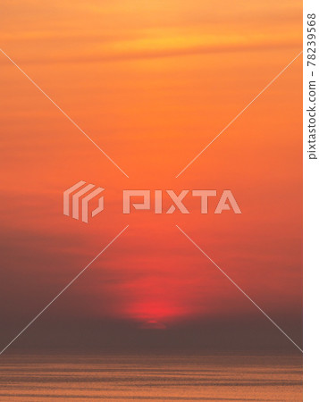 新潟縣柏崎市日本海的初夏日落 新潟縣柏崎市日本海的初夏日落 78239568