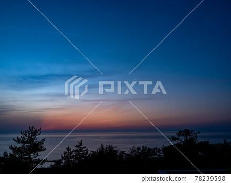 Magic Hour: Fantastic scenery just after the setting sun in the Sea of Japan, Kashiwazaki City, Niigata Prefecture Magic Hour: Fantastic scenery just after the setting sun in the Sea of Japan, Kashiwazaki City, Niigata Prefecture 78239598
