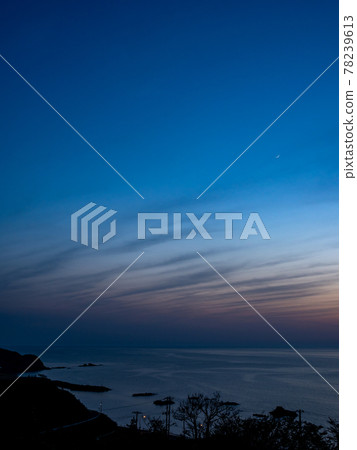 Magic Hour: Fantastic scenery just after the setting sun in the Sea of Japan, Kashiwazaki City, Niigata Prefecture Magic Hour: Fantastic scenery just after the setting sun in the Sea of Japan, Kashiwazaki City, Niigata Prefecture 78239613