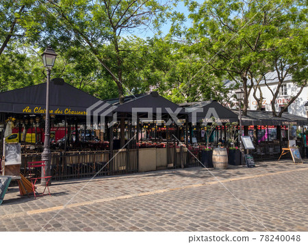 Theater Square in Montmartre 78240048