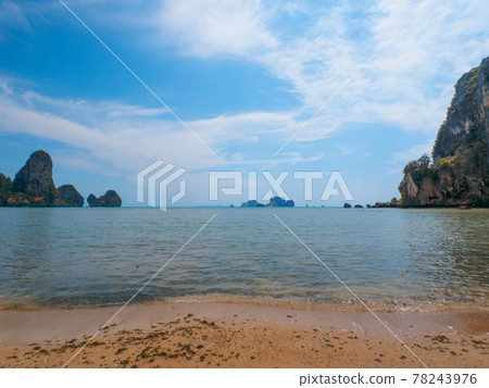 Shallow beaches (Tongsai beach, Railay, Krabi province, Kingdom of Thailand) 78243976