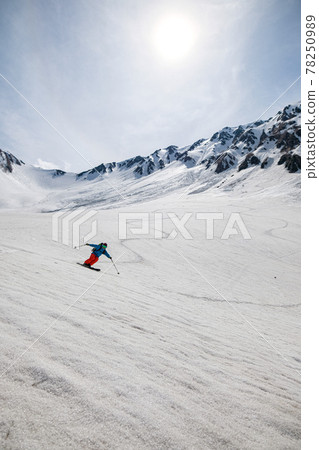 Skiing at Tateyama in the Northern Alps in spring 78250989
