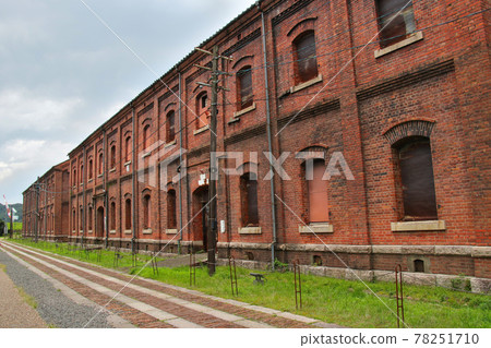 Overlooking the brick warehouse of the Red Brick Park, which borders the Maritime Self-Defense Force Maizuru Air Base Overlooking the brick warehouse of the Red Brick Park, which borders the Maritime Self-Defense Force Maizuru Air Base 78251710