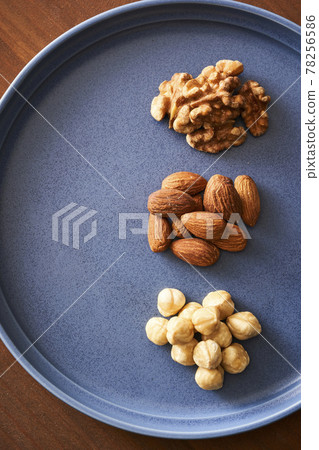 Health food low-carb mixed nuts almond walnut hazelnut 78256586