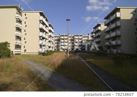 Senri New Town Shinsenri Minamimachi (Toyonaka City, Osaka Prefecture) Prefectural Shinsenri Minami Housing 78258607