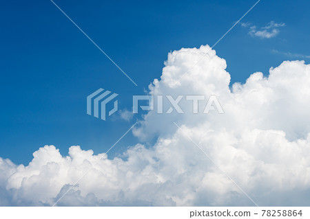 Yakushima: Midsummer blue sky and cumulonimbus clouds Yakushima: Midsummer blue sky and cumulonimbus clouds 78258864