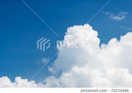 Yakushima: Midsummer blue sky and cumulonimbus clouds Yakushima: Midsummer blue sky and cumulonimbus clouds 78258866