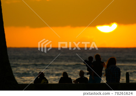 Romantic sunset 78261624