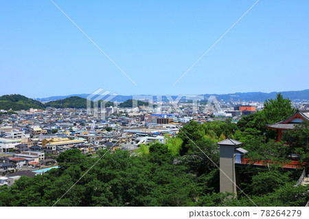 從君井寺觀景台看到的和歌山市風光 從君井寺觀景台看到的和歌山市風光 78264279