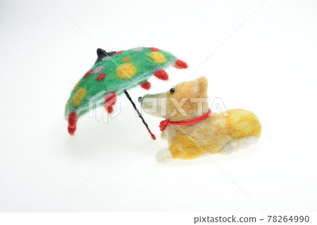 用針氈製成的狗和雨傘 用針氈製成的狗和雨傘 78264990