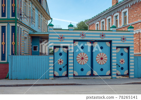View of the colorful old tatar house at old Tatar Settlement. 78265141