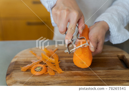 Carrot peeler peeler veggie broth 78265541