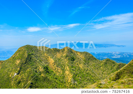 從普賢山山頂眺望新鮮的綠色雲仙 [長崎縣雲仙市] 78267416