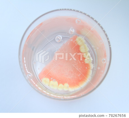 Sterilization and cleaning of dentures (dentures and dentures) 78267656