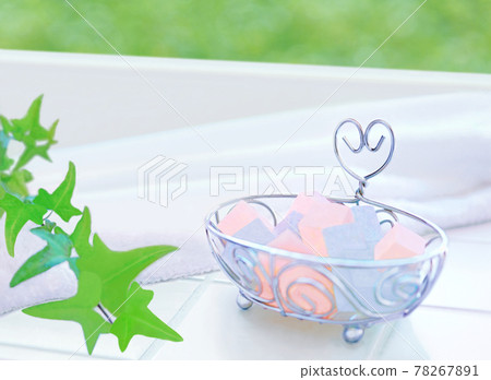 肥皂和毛巾 78267891