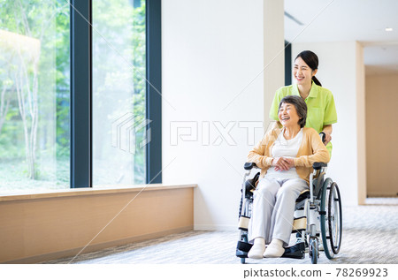 長照機構的老人和工作人員拍攝合作“LINK FOREST” 78269923