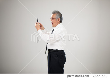 Businessman smartphone senior Businessman smartphone senior 78271580