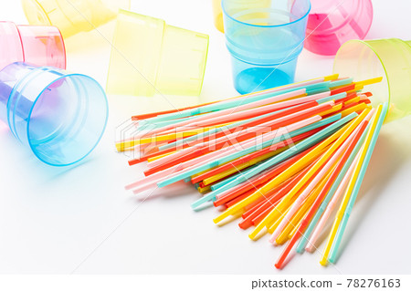 五顏六色的塑料吸管 78276163