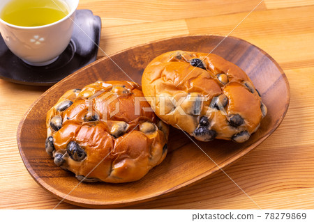 Black bean bread Black bean bread 78279869