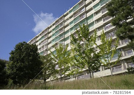 位於千里新城新千里東町(大阪府豐中市)的UR新千里東町住宅區高層建築 位於千里新城新千里東町(大阪府豐中市)的UR新千里東町住宅區高層建築 78281564