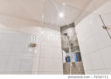 Modern shower stall 78282711